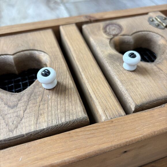 Vtg Wood Heart Door Wall Knick Knack Curio Trinket Shelf Knobs Cottage Farmhouse - Picture 2 of 12